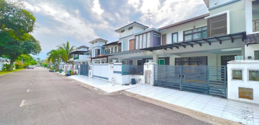 Taman Molek – 2 Storey Superlink House – FOR SALE Taman Molek – 2 Storey Superlink House – FOR SALE