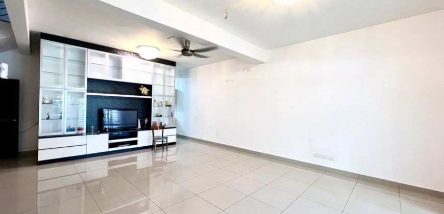 Taman Molek – 2 Storey Superlink House – FOR SALE Taman Molek – 2 Storey Superlink House – FOR SALE