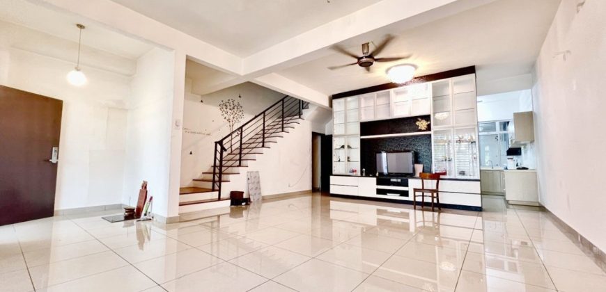 Taman Molek – 2 Storey Superlink House – FOR SALE Taman Molek – 2 Storey Superlink House – FOR SALE