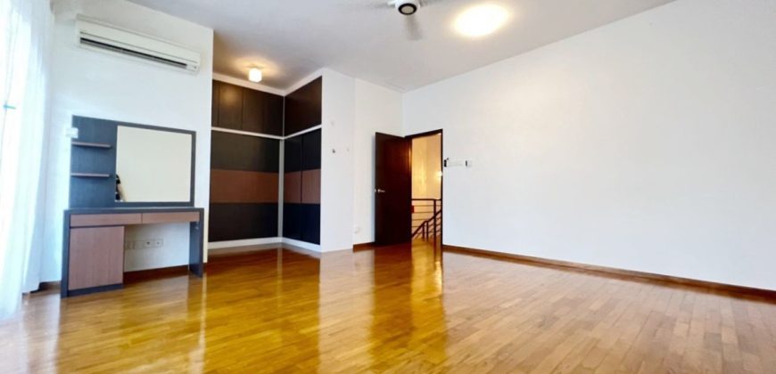Taman Molek – 2 Storey Superlink House – FOR SALE Taman Molek – 2 Storey Superlink House – FOR SALE