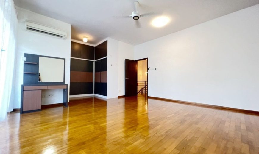 Taman Molek – 2 Storey Superlink House – FOR SALE Taman Molek – 2 Storey Superlink House – FOR SALE