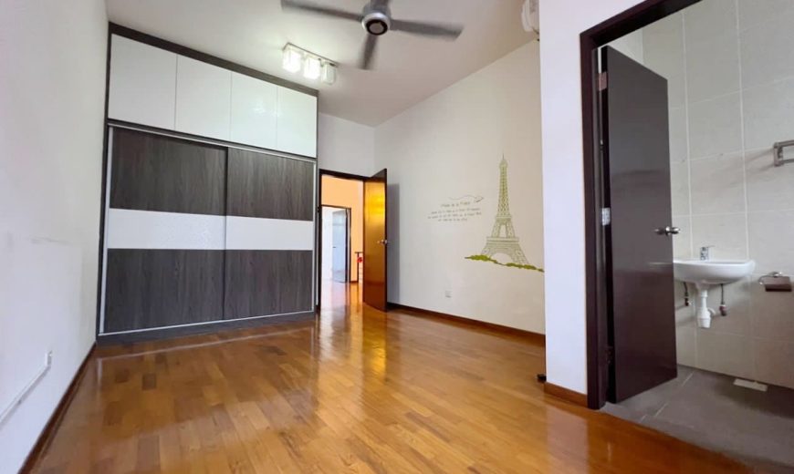 Taman Molek – 2 Storey Superlink House – FOR SALE Taman Molek – 2 Storey Superlink House – FOR SALE