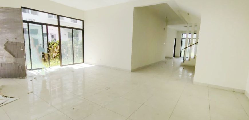 Taman Bayu Puteri – 2 Storey Semi Detached House – FOR SALE Taman Bayu Puteri – 2 Storey Semi Detached House – FOR SALE