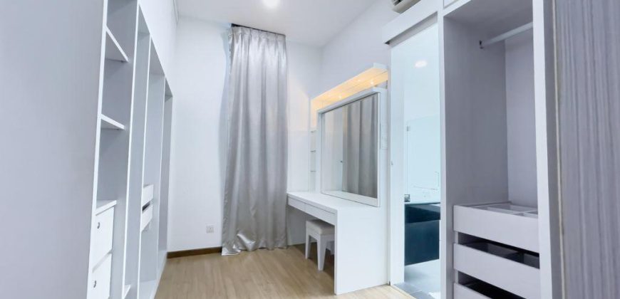 Taman Desa Tebrau – 3 Storey Bungalow House – FOR SALE Taman Desa Tebrau – 3 Storey Bungalow House – FOR SALE