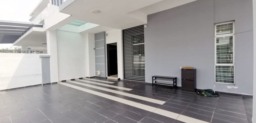 Taman Kempas Utama – 2 Storey Semi Detached House – FOR SALE Taman Kempas Utama – 2 Storey Semi Detached House – FOR SALE
