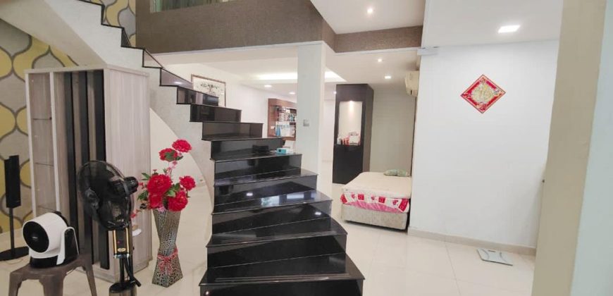 Taman Molek – 2 Storey Semi Detached House – FOR SALE Taman Molek – 2 Storey Semi Detached House – FOR SALE