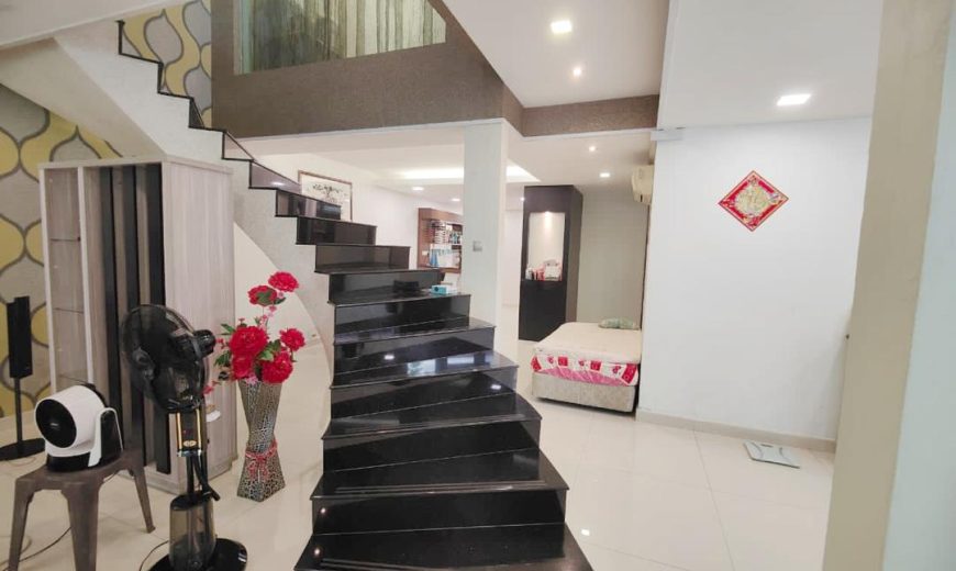 Taman Molek – 2 Storey Semi Detached House – FOR SALE Taman Molek – 2 Storey Semi Detached House – FOR SALE