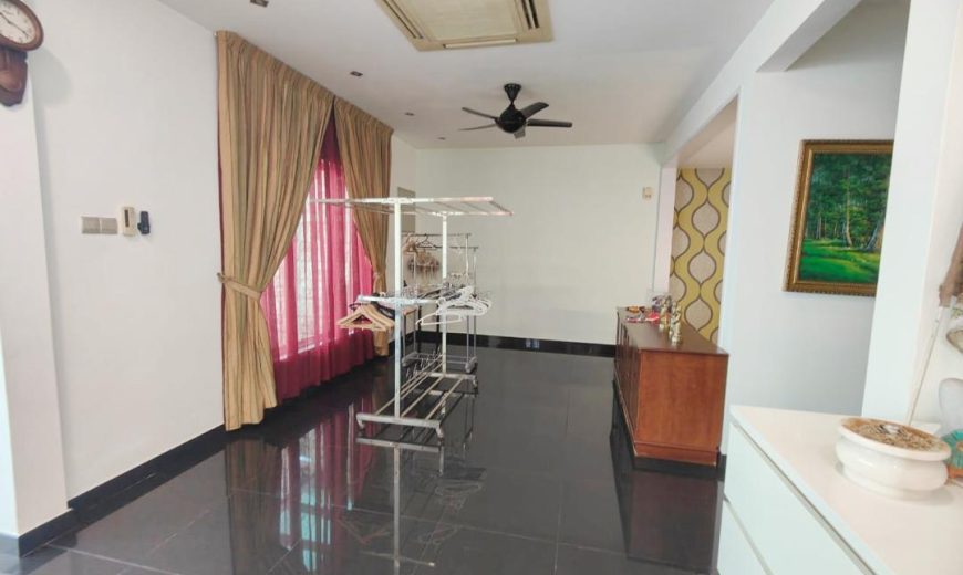 Taman Molek – 2 Storey Semi Detached House – FOR SALE Taman Molek – 2 Storey Semi Detached House – FOR SALE