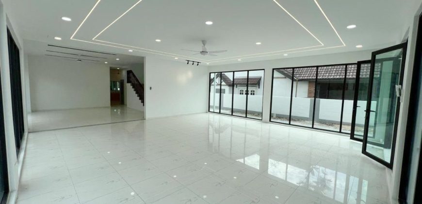 Taman Abad @ Jb Town Area – 2.5 Storey Bungalow House – FOR SALE