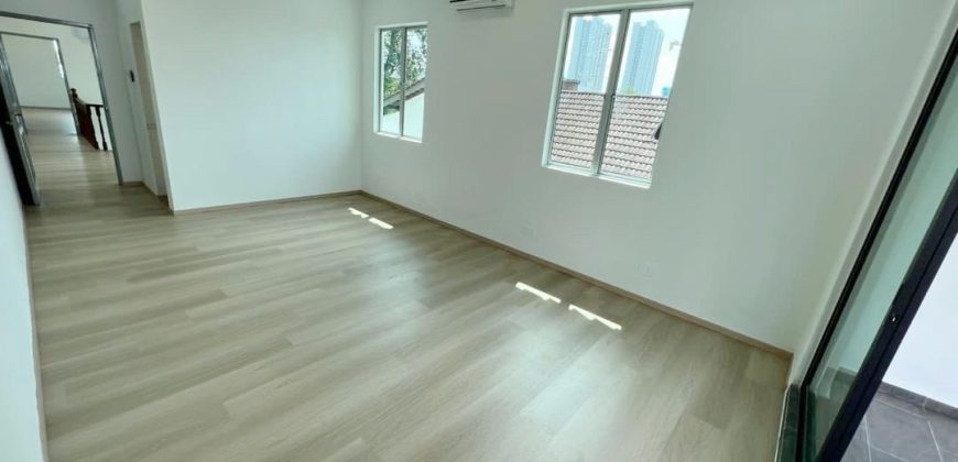 Taman Abad @ Jb Town Area – 2.5 Storey Bungalow House – FOR SALE