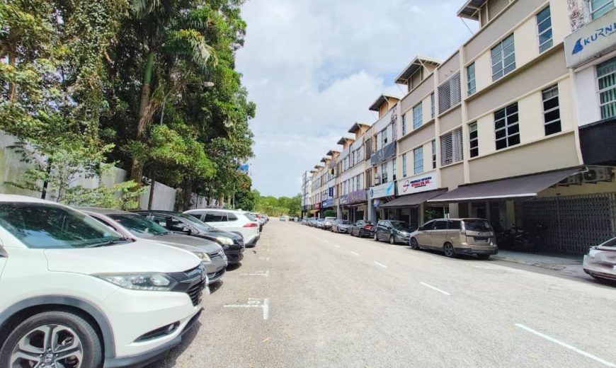 Mount Austin – 3 Storey Shoplot – FOR SALE