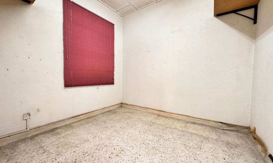 Taman Molek – 1.5 Storey End Lot Terrace House – FOR SALE Taman Molek – 1.5 Storey End Lot Terrace House – FOR SALE