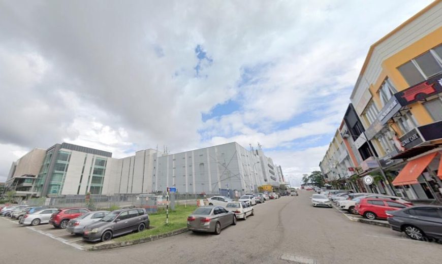 Taman Ungku Tun Aminah – 3 Storey Shoplot – Ground Floor – FOR RENT