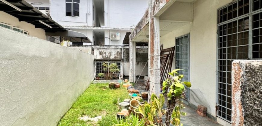 Permas Jaya – 2 Storey Semi Detached House – FOR SALE Permas Jaya – 2 Storey Semi Detached House – FOR SALE