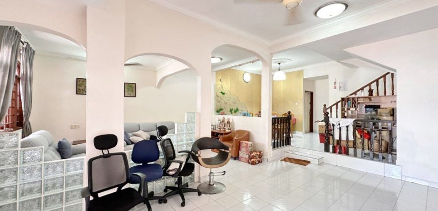 Taman Johor Jaya – 2 Storey Terrace House – FOR SALE Taman Johor Jaya – 2 Storey Terrace House – FOR SALE