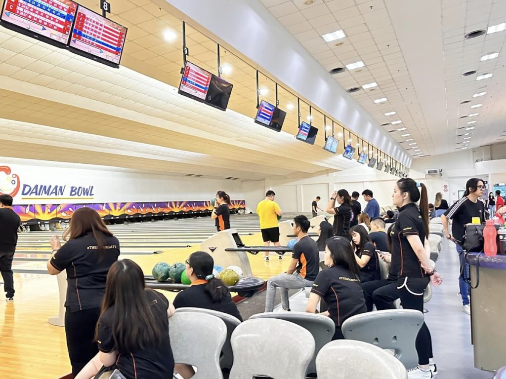 Bowling Session with Amigos Group - Cohesiveness
