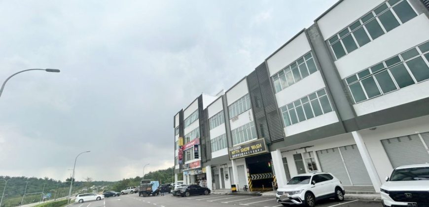 Impian Emas – 3 Storey Shop Lot – FOR RENT