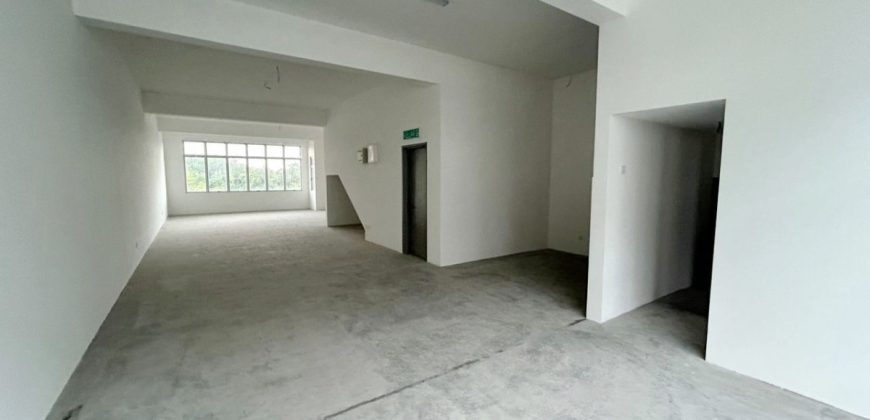 Impian Emas – 3 Storey Shop Lot – FOR RENT
