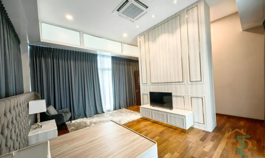 Jb Town Area – 3 Storey Bungalow House – FOR SALE Jb Town Area – 3 Storey Bungalow House – FOR SALE