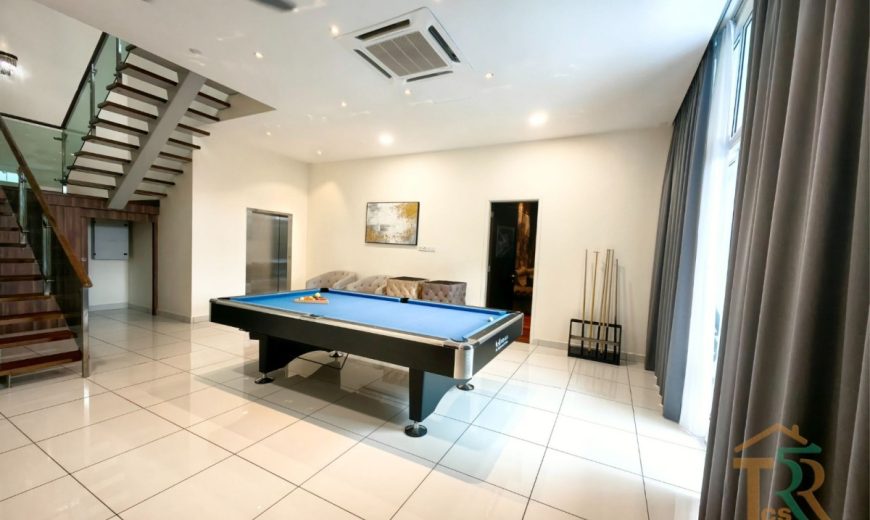 Jb Town Area – 3 Storey Bungalow House – FOR SALE Jb Town Area – 3 Storey Bungalow House – FOR SALE