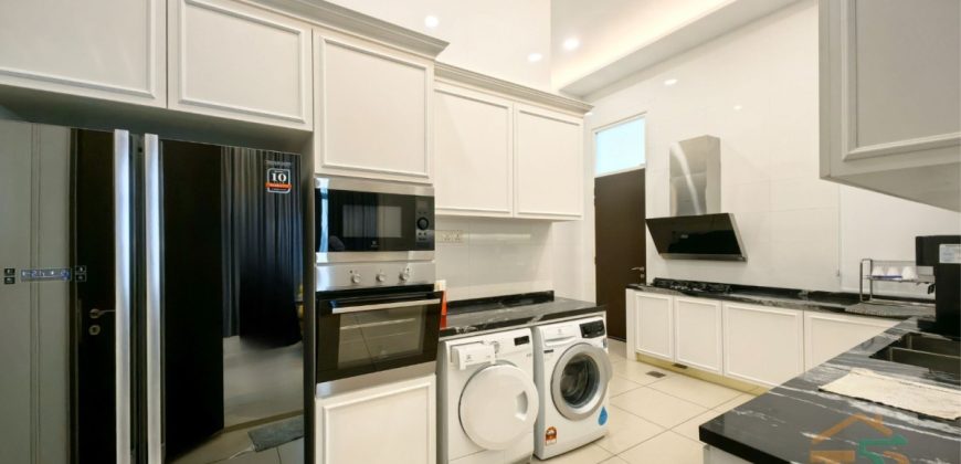 Jb Town Area – 3 Storey Bungalow House – FOR SALE Jb Town Area – 3 Storey Bungalow House – FOR SALE