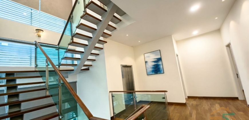 Jb Town Area – 3 Storey Bungalow House – FOR SALE Jb Town Area – 3 Storey Bungalow House – FOR SALE