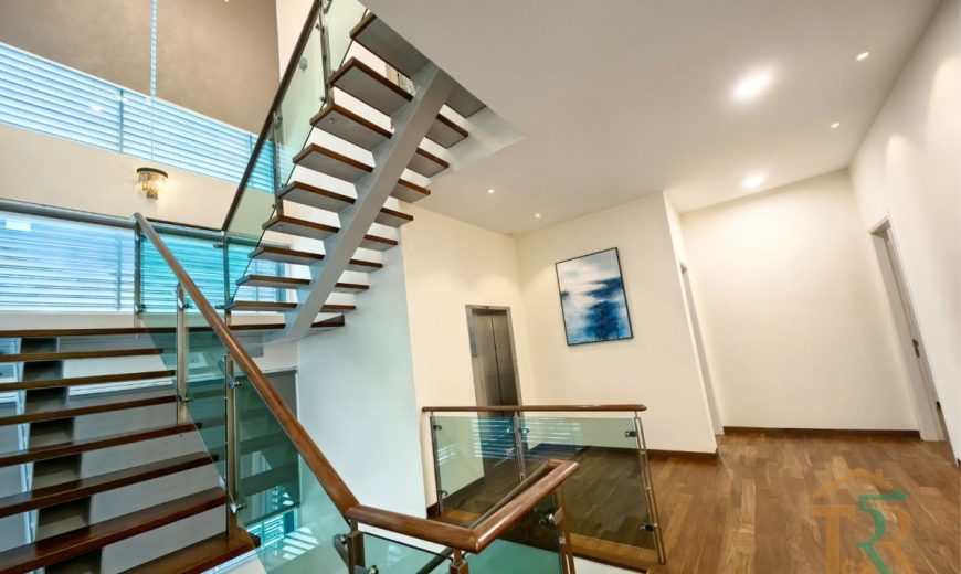 Jb Town Area – 3 Storey Bungalow House – FOR SALE Jb Town Area – 3 Storey Bungalow House – FOR SALE