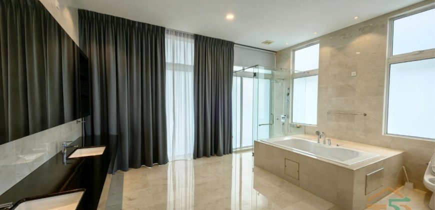 Jb Town Area – 3 Storey Bungalow House – FOR SALE Jb Town Area – 3 Storey Bungalow House – FOR SALE