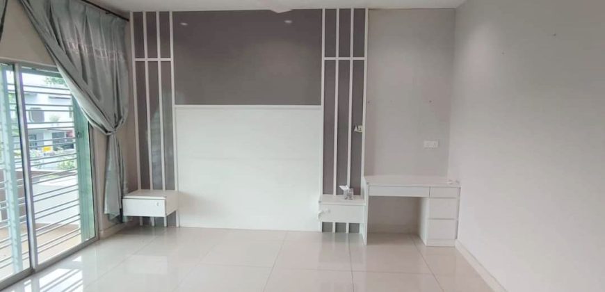 Kempas Heights – 2 Storey Corner Cluster House – FOR SALE Kempas Heights – 2 Storey Corner Cluster House – FOR SALE