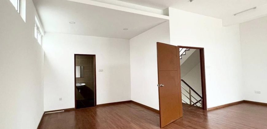 Austin Heights – 3 Storey End Lot Cluster House – FOR SALE Austin Heights – 3 Storey End Lot Cluster House – FOR SALE