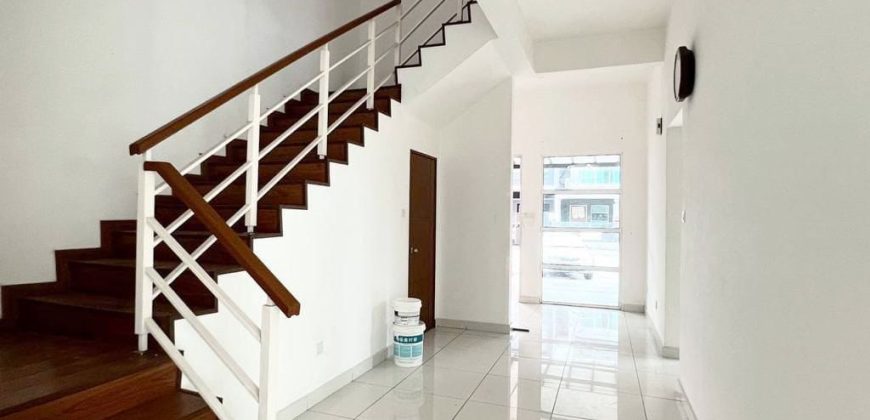 Austin Heights – 3 Storey End Lot Cluster House – FOR SALE Austin Heights – 3 Storey End Lot Cluster House – FOR SALE