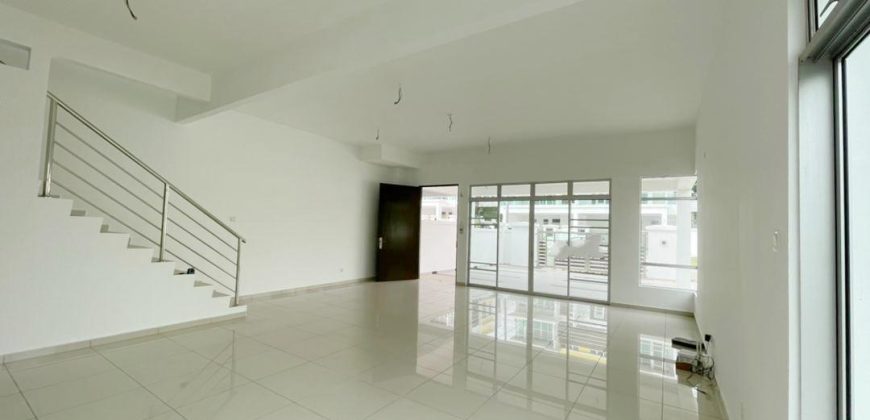 Taman Kempas Utama – 2 Storey Corner Cluster House – FOR SALE Taman Kempas Utama – 2 Storey Corner Cluster House – FOR SALE