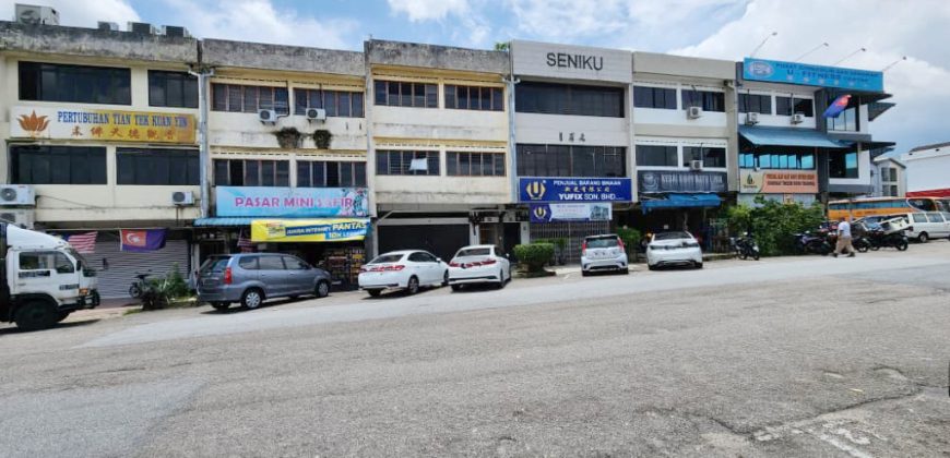 Johor Jaya – 3 Storey Shoplot – FOR SALE Johor Jaya – 3 Storey Shoplot – FOR SALE