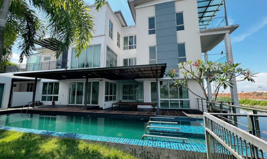 Senibong Cove – 3 Storey End Lot Waterfront Villa – FOR SALE Senibong Cove – 3 Storey End Lot Waterfront Villa – FOR SALE