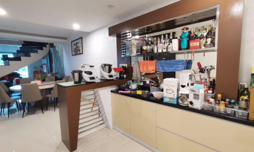 Taman Molek – 2 Storey Semi Detached House – FOR SALE Taman Molek – 2 Storey Semi Detached House – FOR SALE