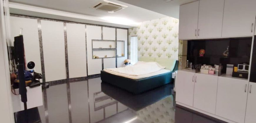 Taman Molek – 2 Storey Semi Detached House – FOR SALE Taman Molek – 2 Storey Semi Detached House – FOR SALE