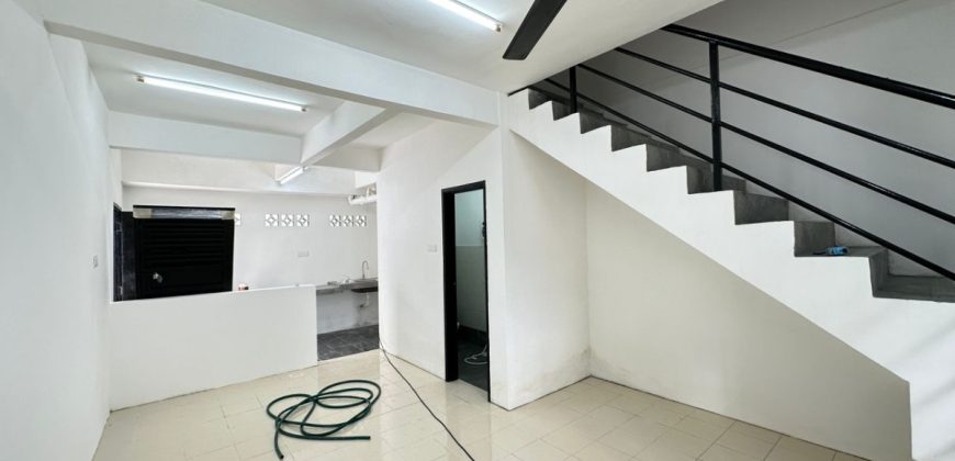 Taman Rinting @ Masai – 3 Storey Corner Medium Cost House – FOR RENT