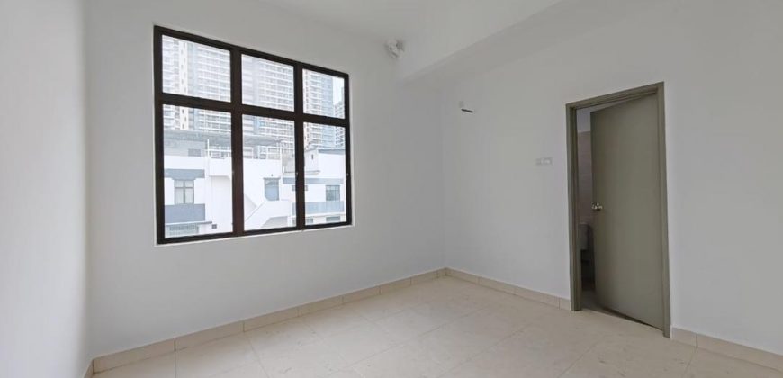 Mutiara Mas – 3 Storey Corner Cluster House – FOR SALE Mutiara Mas – 3 Storey Corner Cluster House – FOR SALE