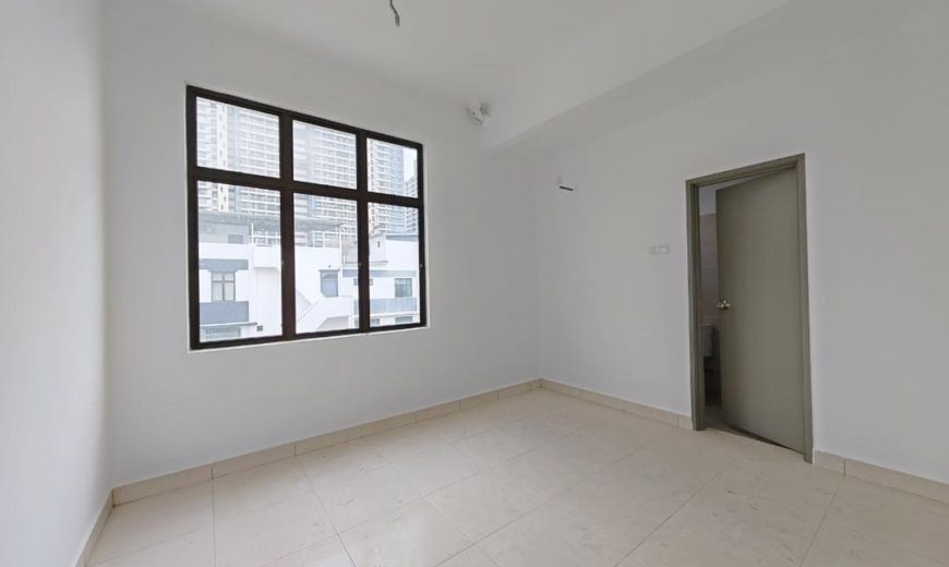 Mutiara Mas – 3 Storey Corner Cluster House – FOR SALE Mutiara Mas – 3 Storey Corner Cluster House – FOR SALE