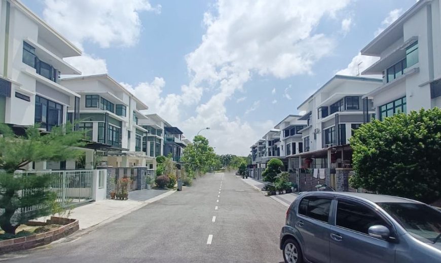 Mutiara Mas – 3 Storey Cluster House – FOR SALE Mutiara Mas – 3 Storey Cluster House – FOR SALE