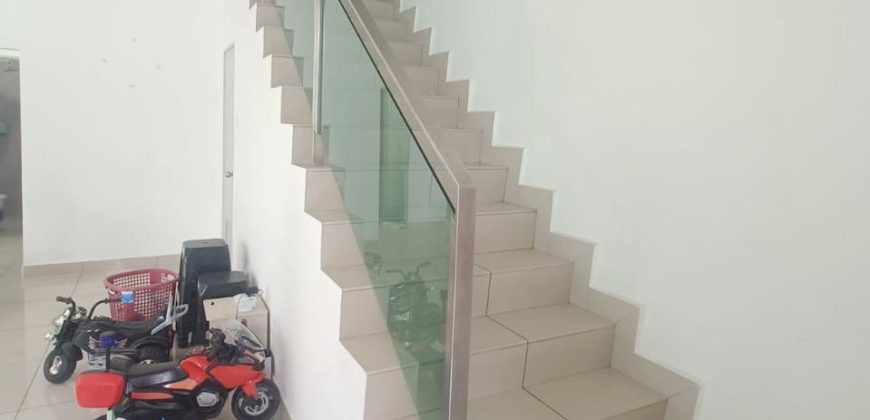 Mutiara Mas – 3 Storey Cluster House – FOR SALE Mutiara Mas – 3 Storey Cluster House – FOR SALE
