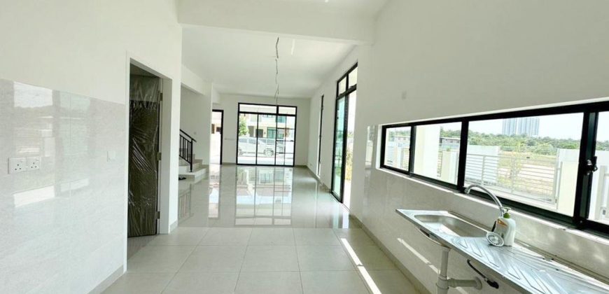 Senadi Hills @ Iskandar Puteri – 2 Storey End Lot Terrace House – FOR SALE