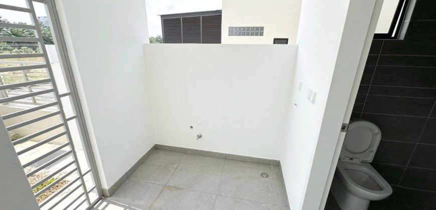 Senadi Hills @ Iskandar Puteri – 2 Storey End Lot Terrace House – FOR SALE