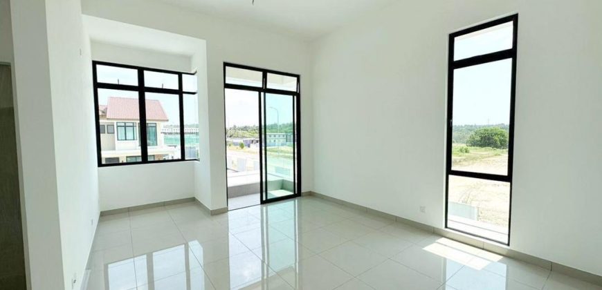 Senadi Hills @ Iskandar Puteri – 2 Storey End Lot Terrace House – FOR SALE