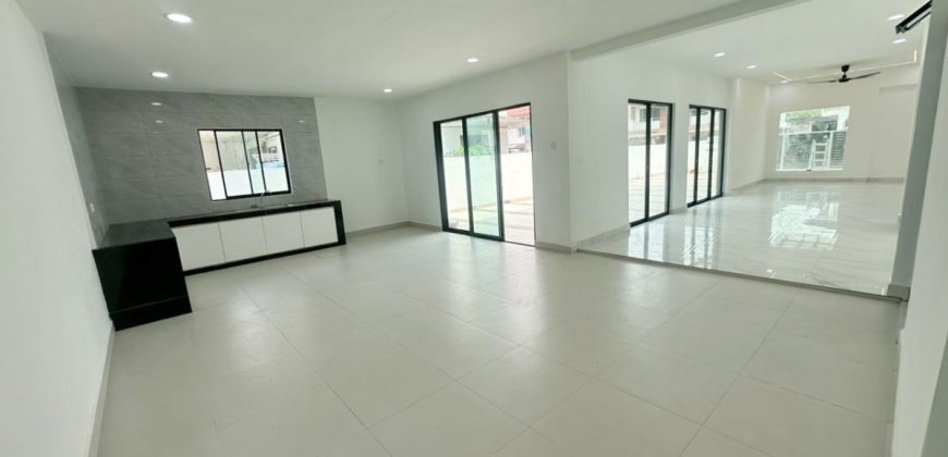 Taman Majidee – 2 Storey Semi Detached House – FOR SALE