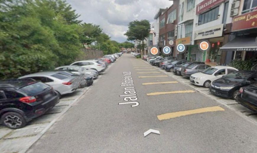 Taman Molek – 3 Storey Shoplot – FOR SALE Taman Molek – 3 Storey Shoplot – FOR SALE