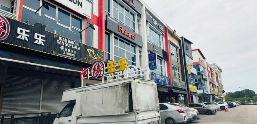 Mount Austin – 3 Storey Shoplot – FOR SALE Mount Austin – 3 Storey Shoplot – FOR SALE