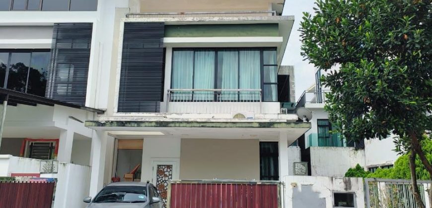 Mutiara Mas – 3 Storey Cluster House – FOR SALE Mutiara Mas – 3 Storey Cluster House – FOR SALE