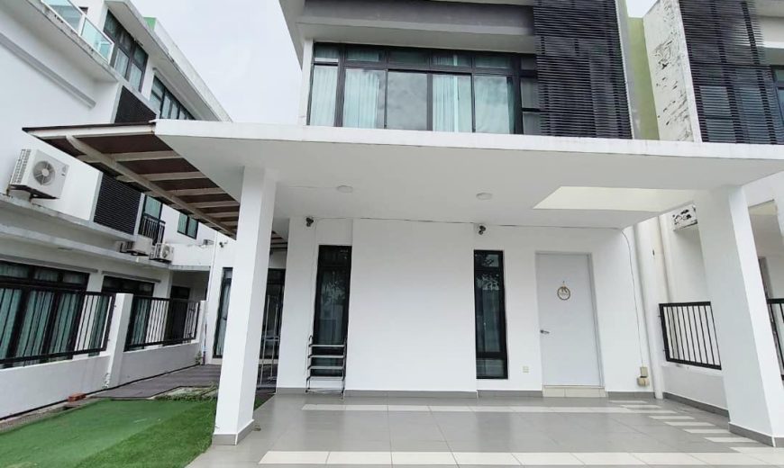 Mutiara Mas – 3 Storey Cluster House – FOR SALE Mutiara Mas – 3 Storey Cluster House – FOR SALE