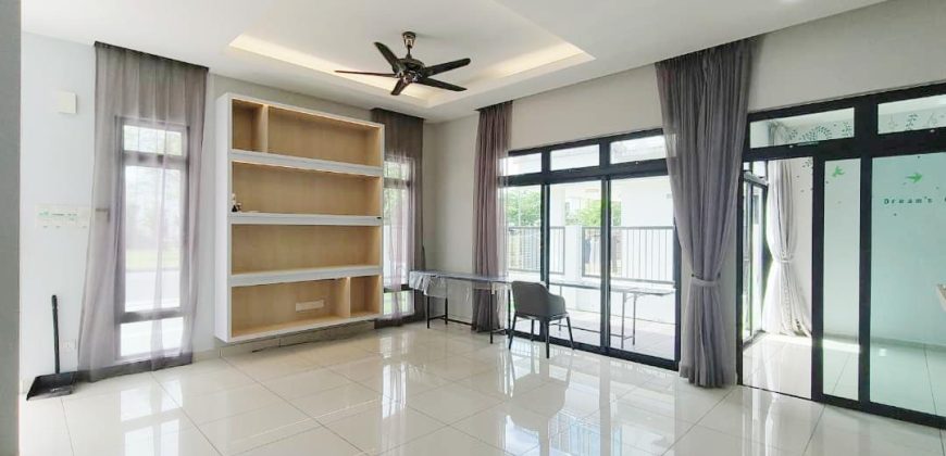 Mutiara Mas – 3 Storey Cluster House – FOR SALE Mutiara Mas – 3 Storey Cluster House – FOR SALE